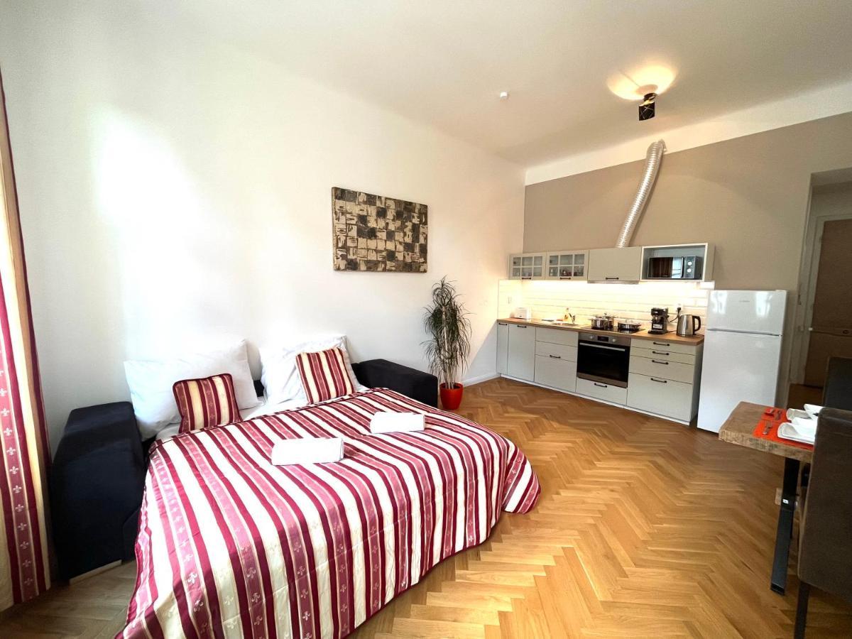 Amazing Apartment Zborovska 프라하 외부 사진