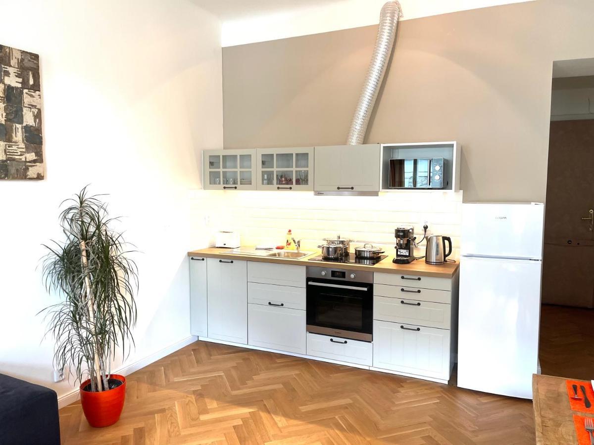 Amazing Apartment Zborovska 프라하 외부 사진
