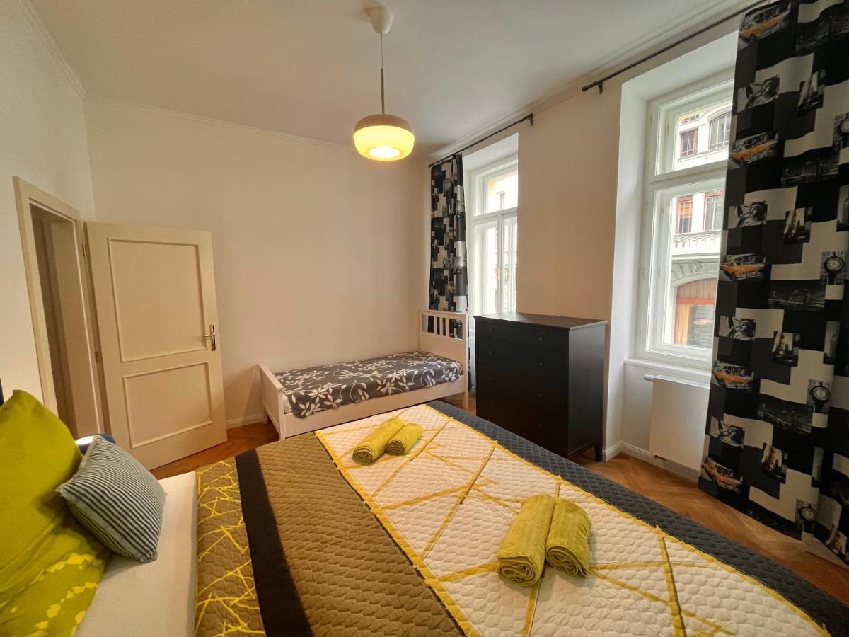 Amazing Apartment Zborovska 프라하 외부 사진