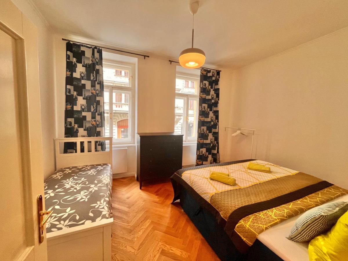 Amazing Apartment Zborovska 프라하 외부 사진